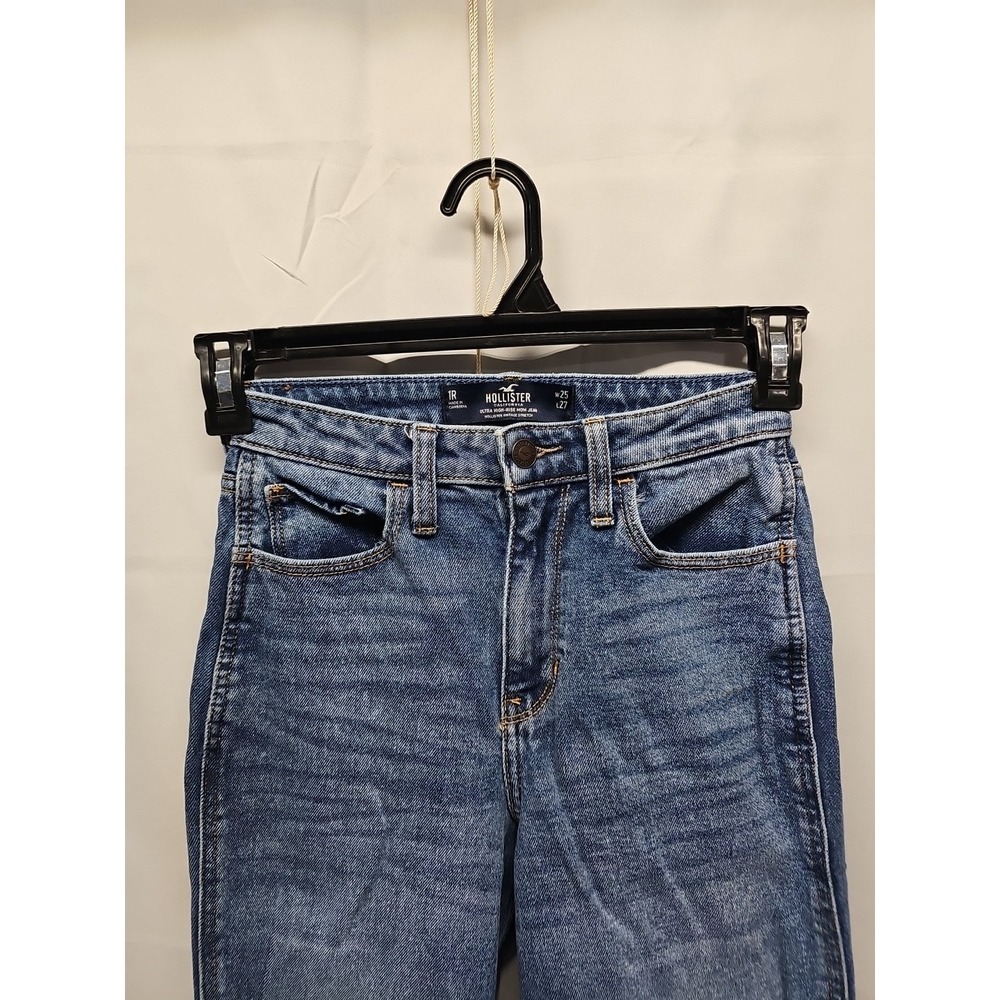 Hollister Ultra High-Rise Blue Distressed Denim Mom Jeans Juniors Sz 1r W25 L27 - Picture 7 of 15